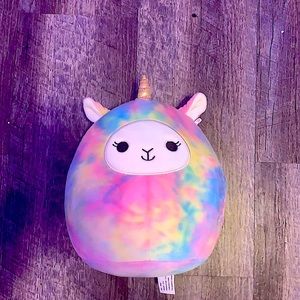 Tie dye unillama Squishmallow doesn’t have tag